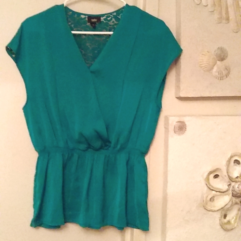 Mossimo Top L - image 1